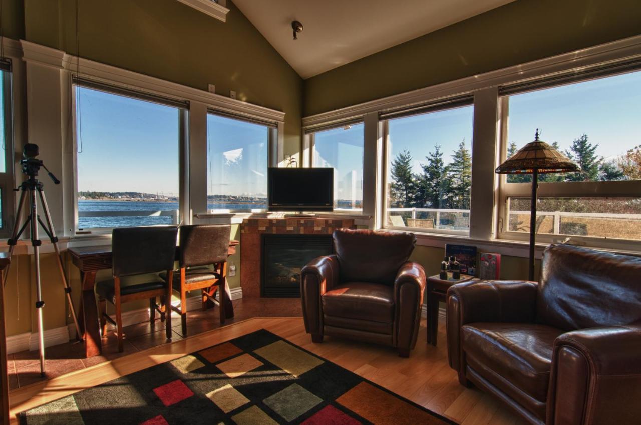 Birds Of A Feather Victoria Oceanfront Studio Suites Colwood Extérieur photo
