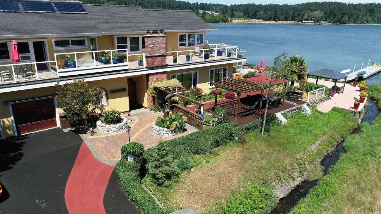 Birds Of A Feather Victoria Oceanfront Studio Suites Colwood Extérieur photo