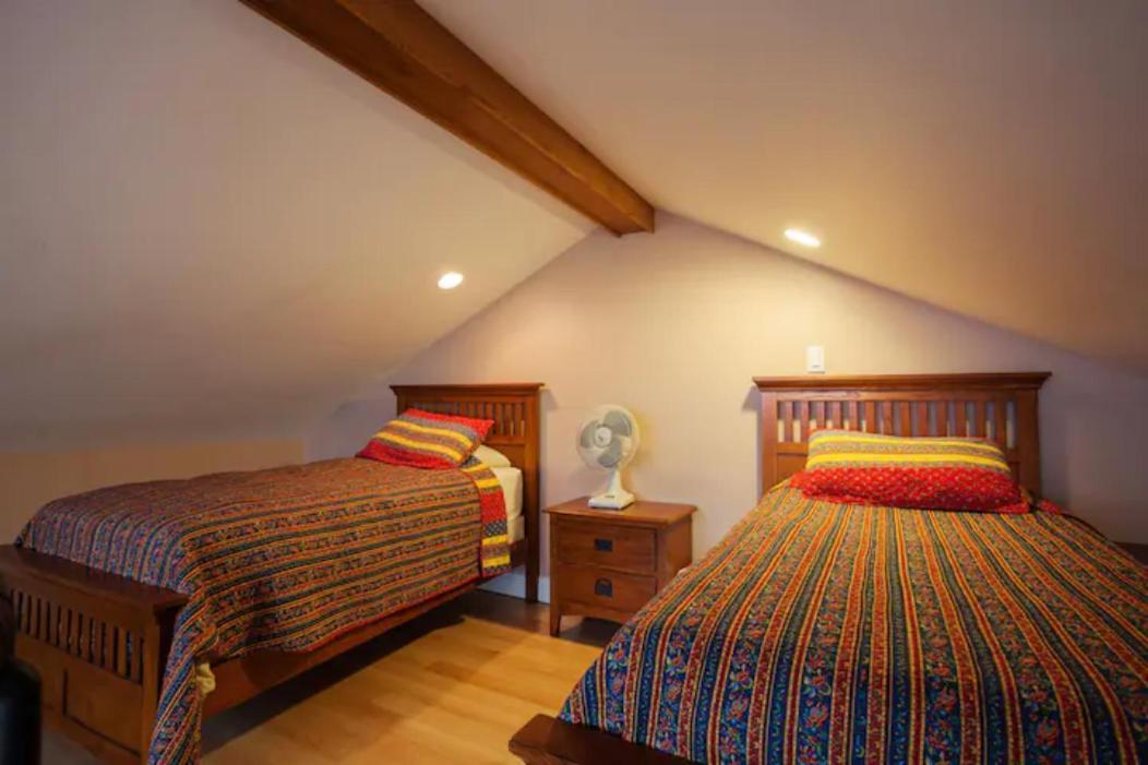 Birds Of A Feather Victoria Oceanfront Studio Suites Colwood Extérieur photo