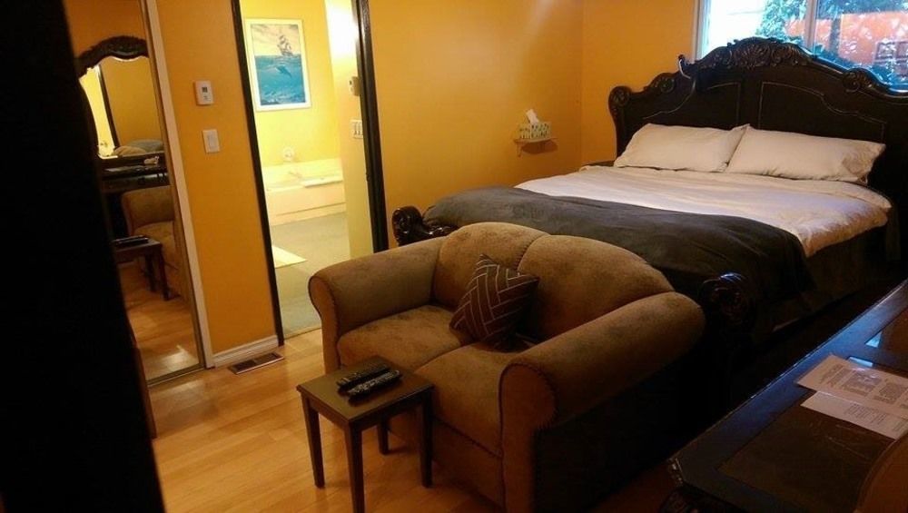 Birds Of A Feather Victoria Oceanfront Studio Suites Colwood Extérieur photo