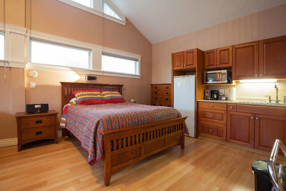 Birds Of A Feather Victoria Oceanfront Studio Suites Colwood Extérieur photo