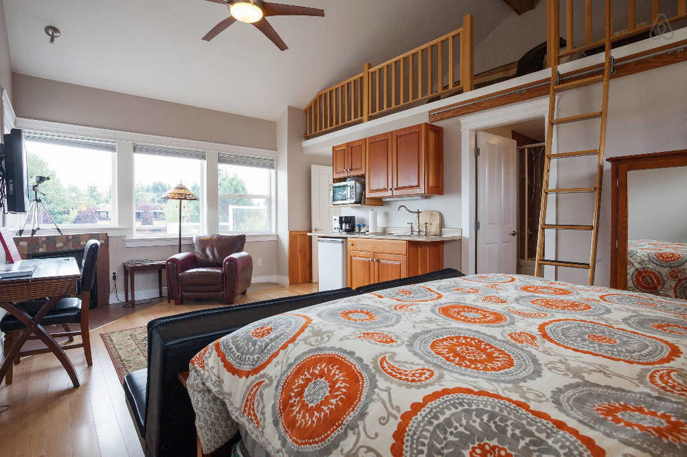 Birds Of A Feather Victoria Oceanfront Studio Suites Colwood Extérieur photo