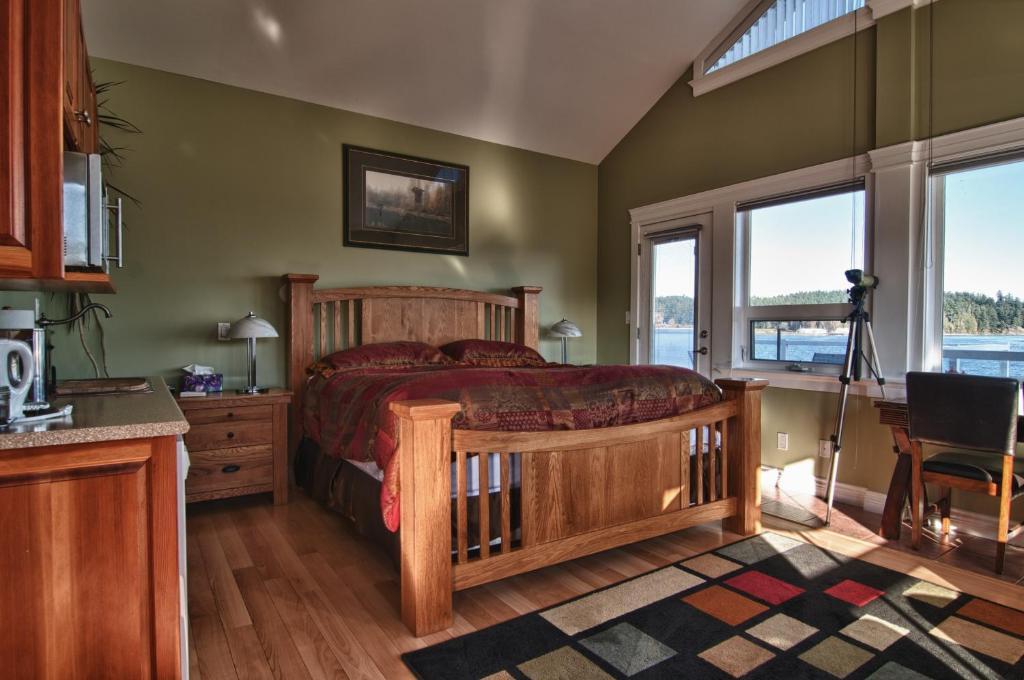 Birds Of A Feather Victoria Oceanfront Studio Suites Colwood Chambre photo