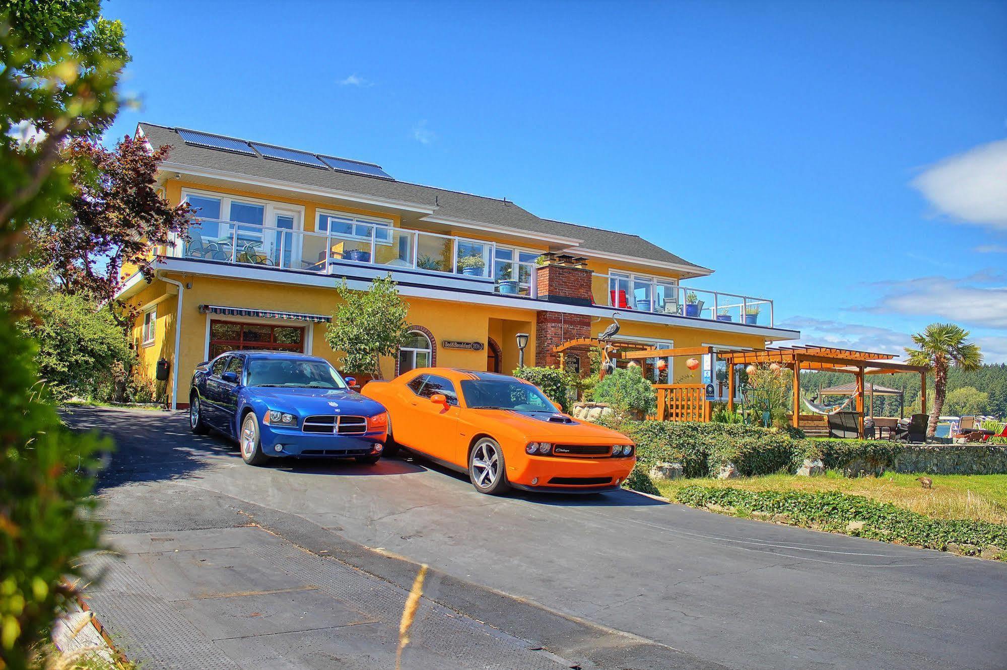 Birds Of A Feather Victoria Oceanfront Studio Suites Colwood Extérieur photo